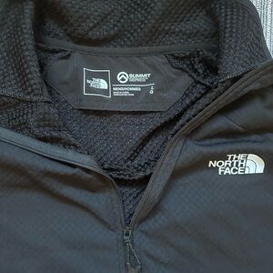 Men’s black north face quarter zip Summit series, long sleeve size large